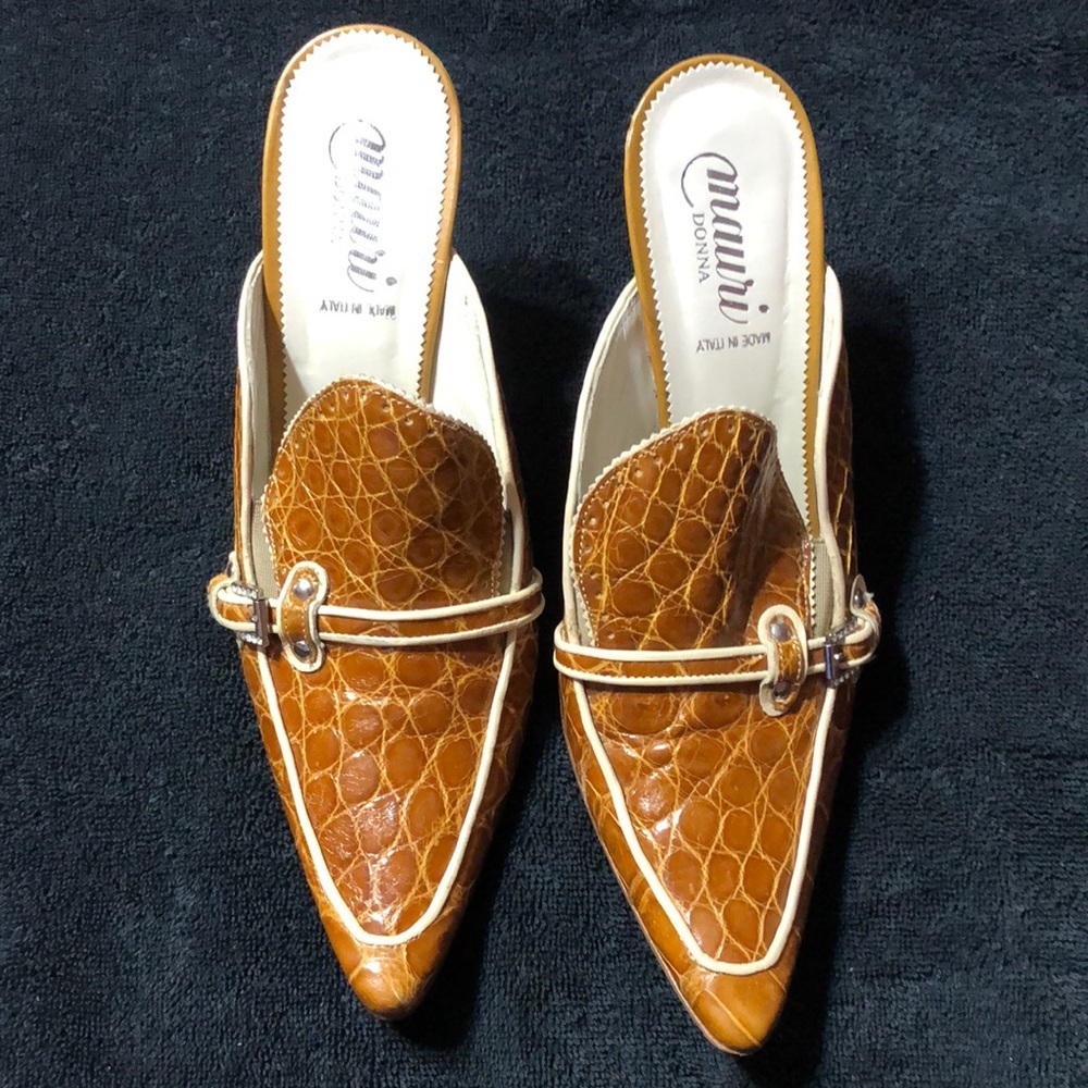 Mauri Carmel and cream mules